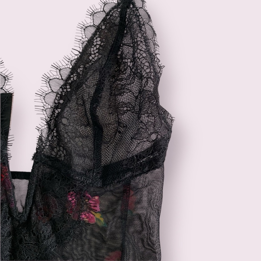 VICTORIAS SECRET black teddy with embroidered flowers - Picture 7 of 8